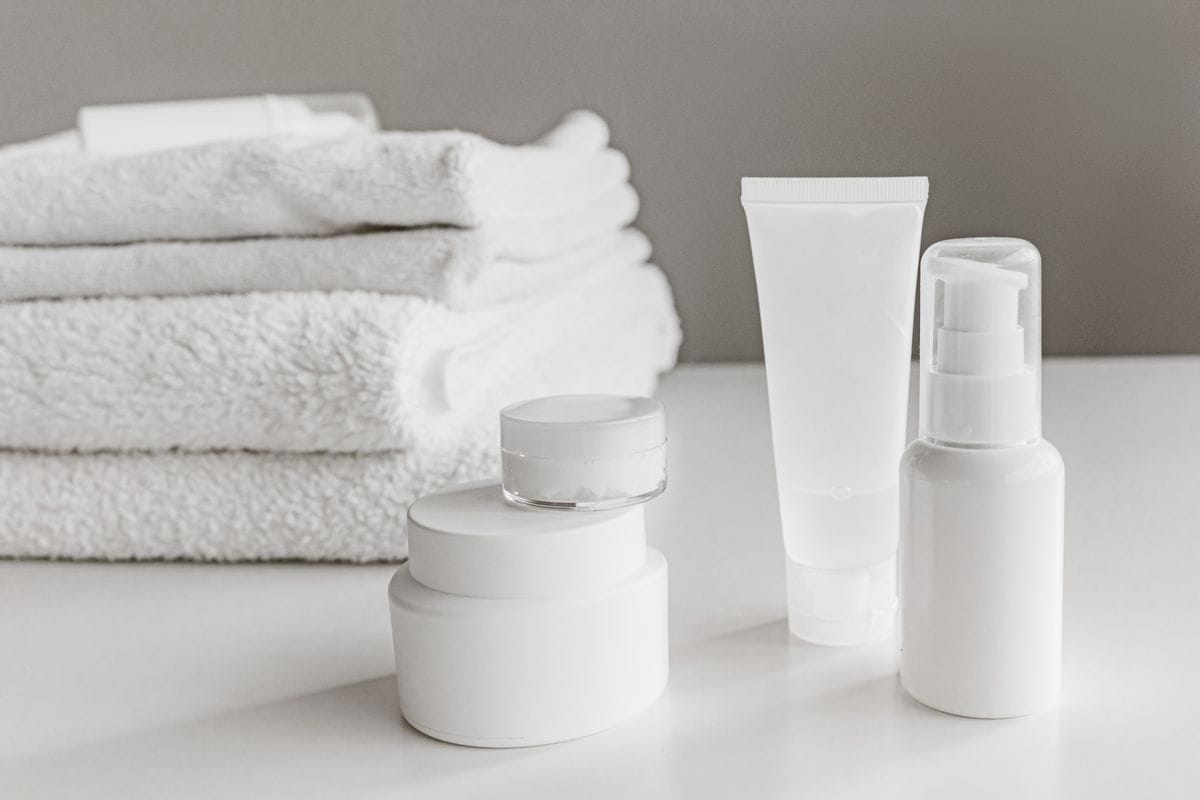 Como montar uma rotina de skincare sem gastar uma fortuna