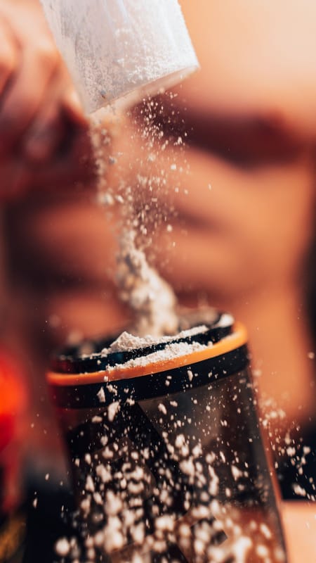 Whey protein: como escolher o certo pro seu objetivo