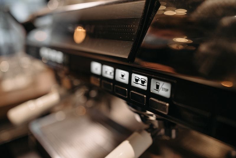 Cafeteira elétrica: qual tipo combina com o seu consumo de café