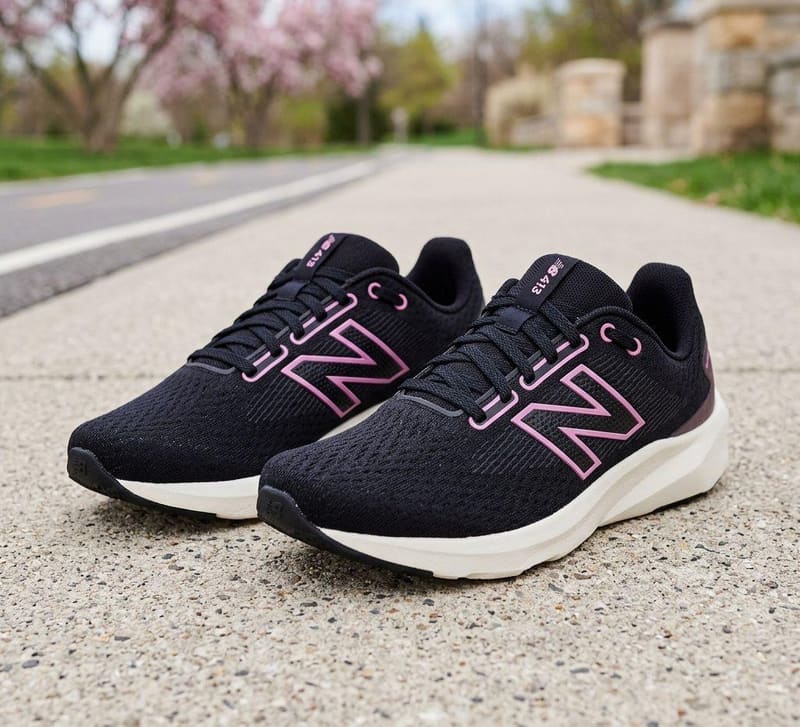 Tenis New Balance 413 V3 Feminino Preto Rosa